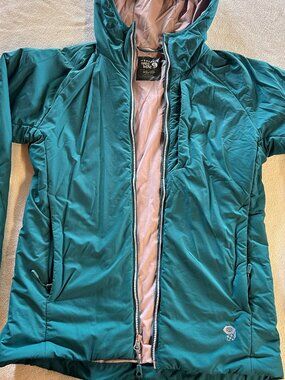 Teal/light pink Mountain Hardwear Soft shell Size XS